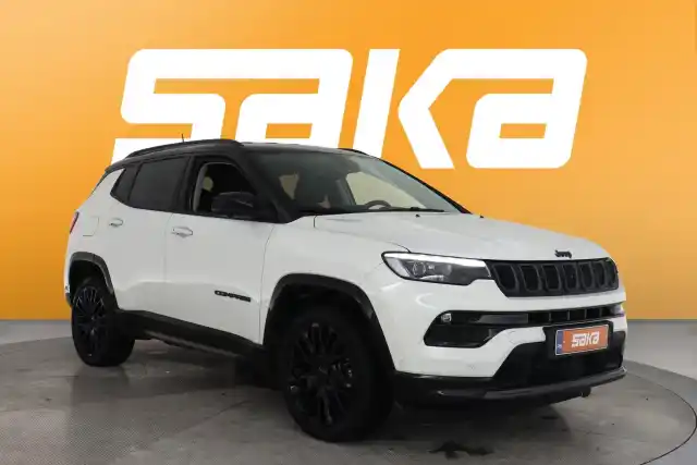 Valkoinen Maastoauto, Jeep Compass – VAR-59546