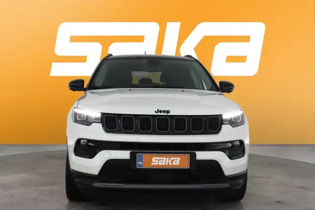 Valkoinen Maastoauto, Jeep Compass – VAR-59546