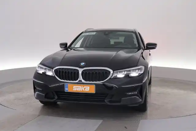 Musta Farmari, BMW 330 – VAR-59571