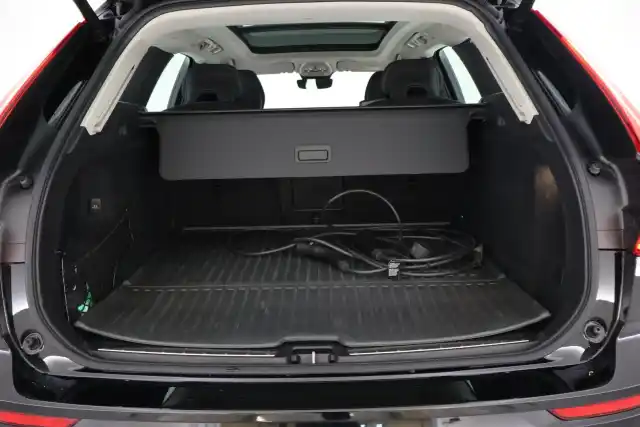 Musta Maastoauto, Volvo XC60 – VAR-59713