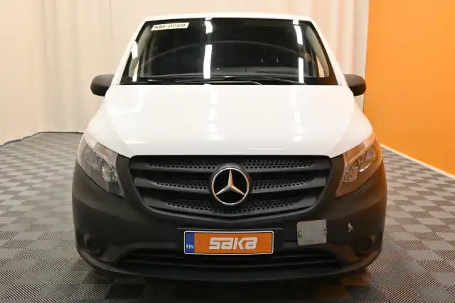 Valkoinen Pakettiauto, Mercedes-Benz Vito – VAR-59871