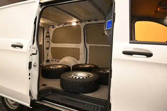 Valkoinen Pakettiauto, Mercedes-Benz Vito – VAR-59871