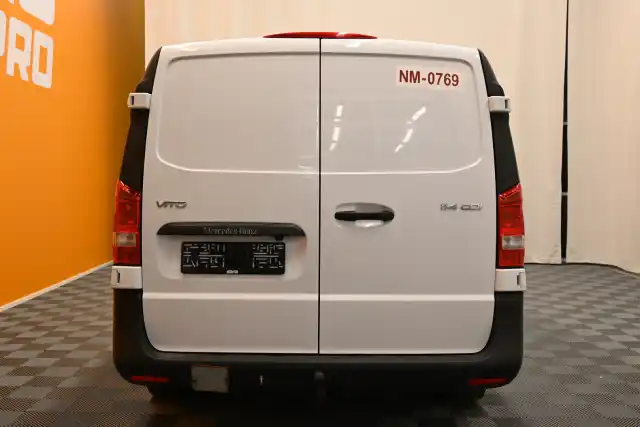 Valkoinen Pakettiauto, Mercedes-Benz Vito – VAR-59871