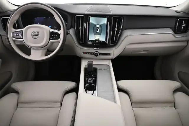 Harmaa Maastoauto, Volvo XC60 – VAR-59943