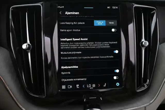 Harmaa Maastoauto, Volvo XC60 – VAR-59943