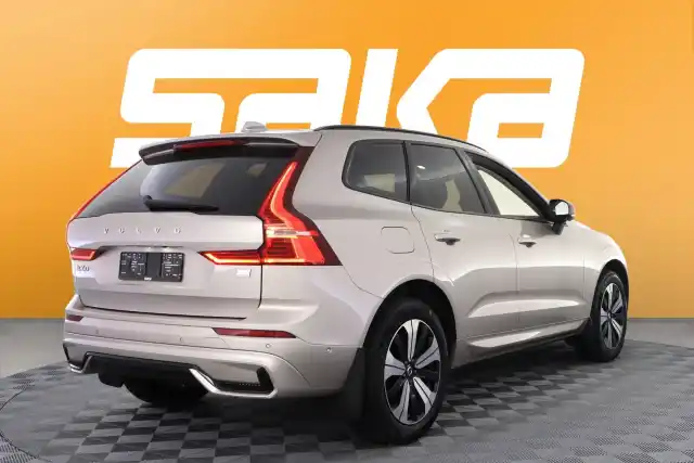Harmaa Maastoauto, Volvo XC60 – VAR-59943