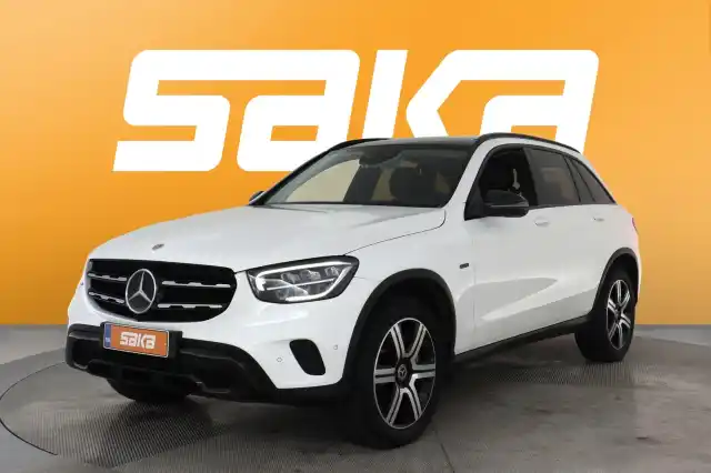 Valkoinen Maastoauto, Mercedes-Benz GLC – VAR-60291