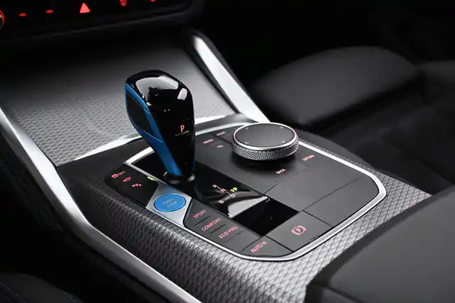 Musta Sedan, BMW i4 – VAR-60317