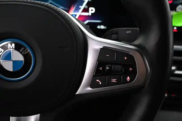 Musta Sedan, BMW i4 – VAR-60317