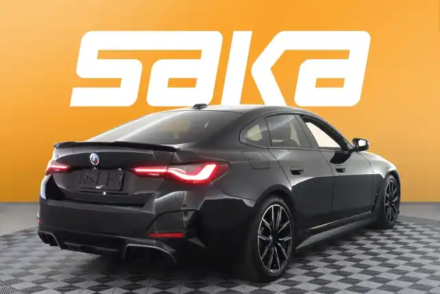 Musta Sedan, BMW i4 – VAR-60317