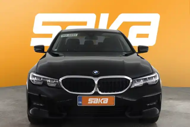 Musta Sedan, BMW 330 – VAR-60570