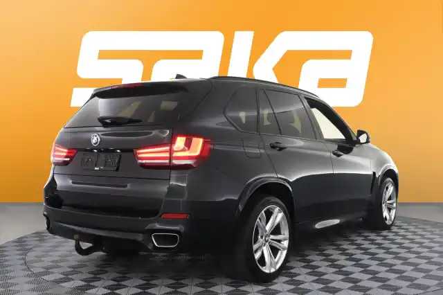Musta Maastoauto, BMW X5 – VAR-60598
