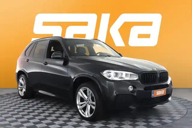 Musta Maastoauto, BMW X5 – VAR-60598