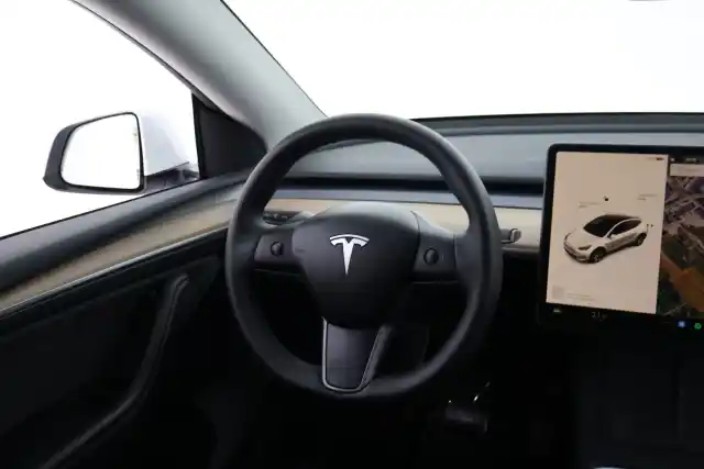 Valkoinen Viistoperä, Tesla Model Y – VAR-60895