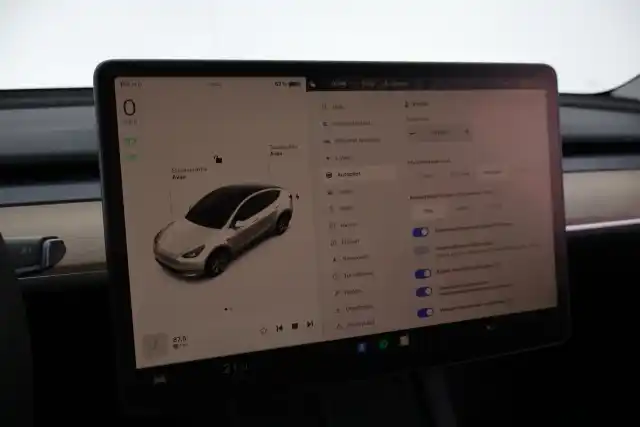 Valkoinen Viistoperä, Tesla Model Y – VAR-60895