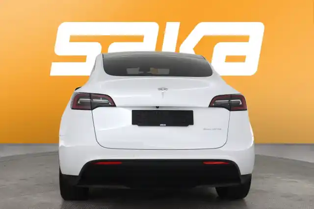 Valkoinen Viistoperä, Tesla Model Y – VAR-60895