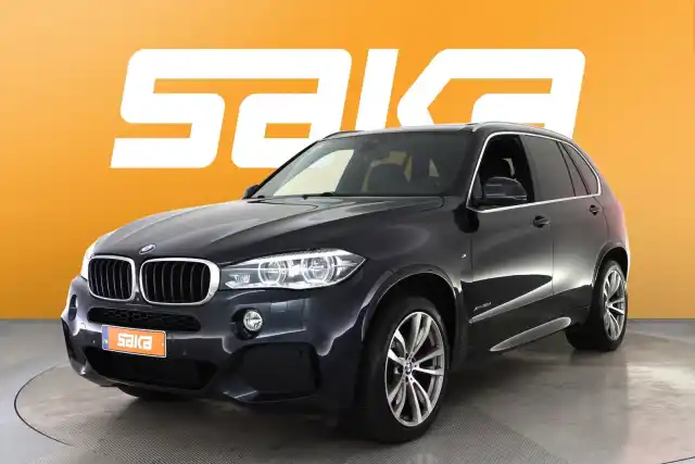 Musta Maastoauto, BMW X5 – VAR-61032