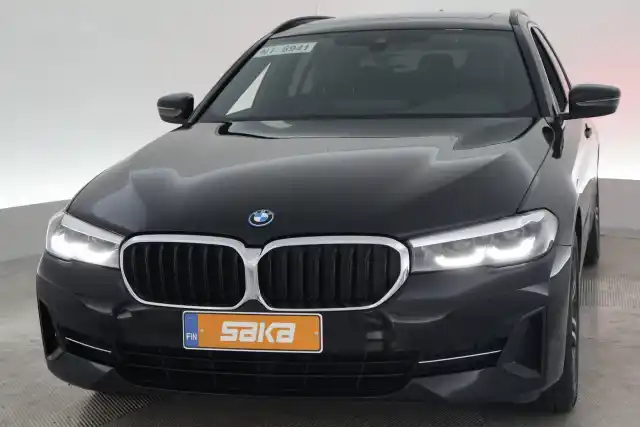 Musta Farmari, BMW 530 – VAR-61150