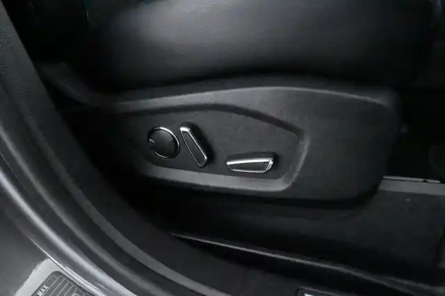 Harmaa Tila-auto, Ford S-Max – VAR-61287
