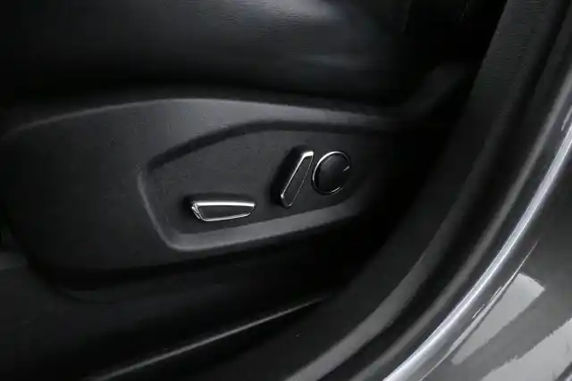 Harmaa Tila-auto, Ford S-Max – VAR-61287