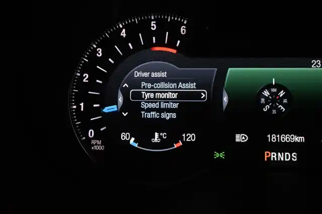 Harmaa Tila-auto, Ford S-Max – VAR-61287