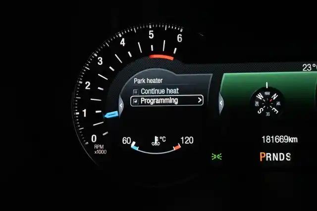 Harmaa Tila-auto, Ford S-Max – VAR-61287