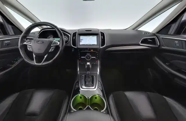 Harmaa Tila-auto, Ford S-Max – VAR-61287
