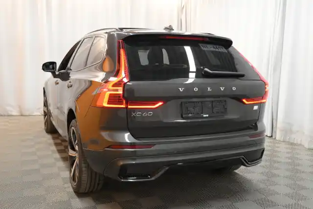 Harmaa Maastoauto, Volvo XC60 – VAR-61395