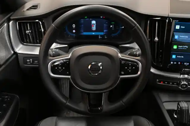 Harmaa Maastoauto, Volvo XC60 – VAR-61395