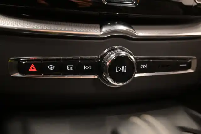 Harmaa Maastoauto, Volvo XC60 – VAR-61395