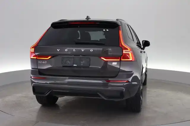 Harmaa Maastoauto, Volvo XC60 – VAR-61395