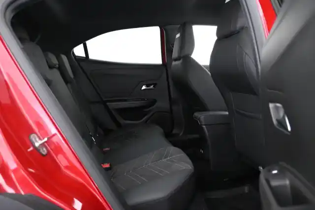 Punainen Maastoauto, Opel Mokka-e – VAR-61571