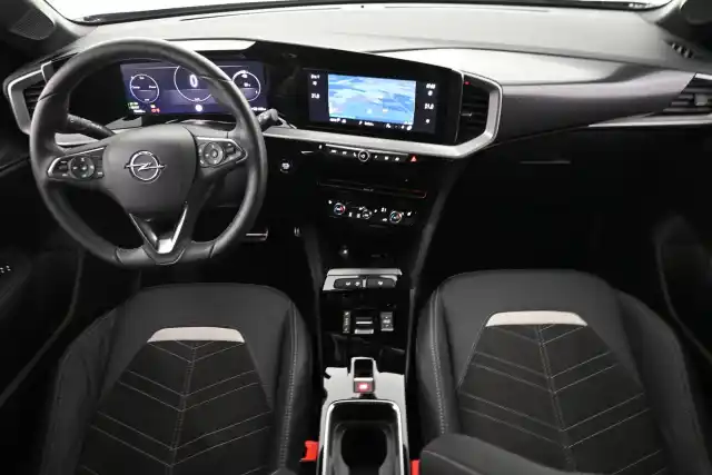 Punainen Maastoauto, Opel Mokka-e – VAR-61571