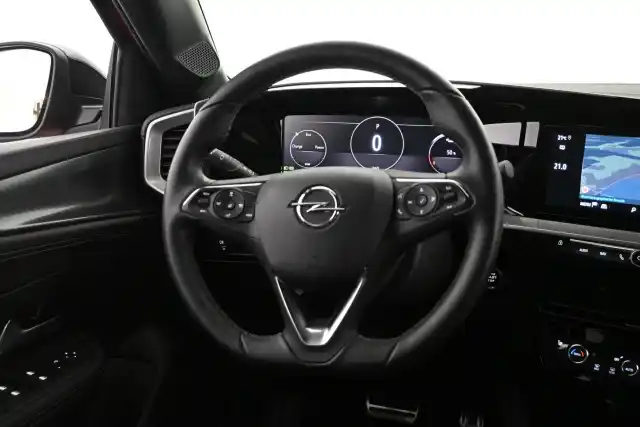 Punainen Maastoauto, Opel Mokka-e – VAR-61571