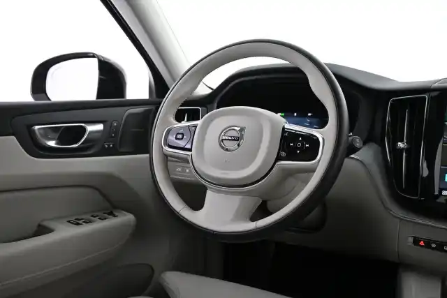 Sininen Maastoauto, Volvo XC60 – VAR-61591