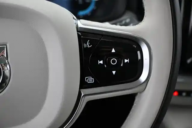 Sininen Maastoauto, Volvo XC60 – VAR-61591