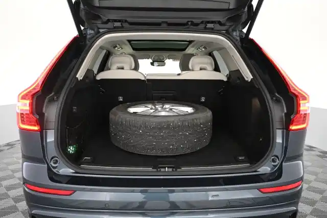 Sininen Maastoauto, Volvo XC60 – VAR-61591