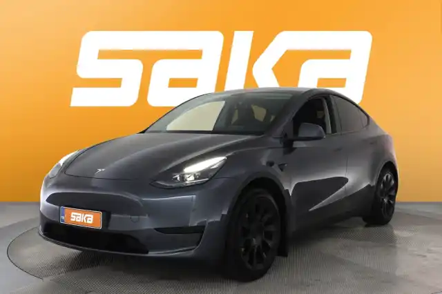 Harmaa Maastoauto, Tesla Model Y – VAR-62040