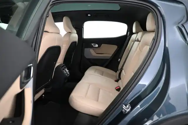 Sininen Sedan, Polestar 2 – VAR-62307