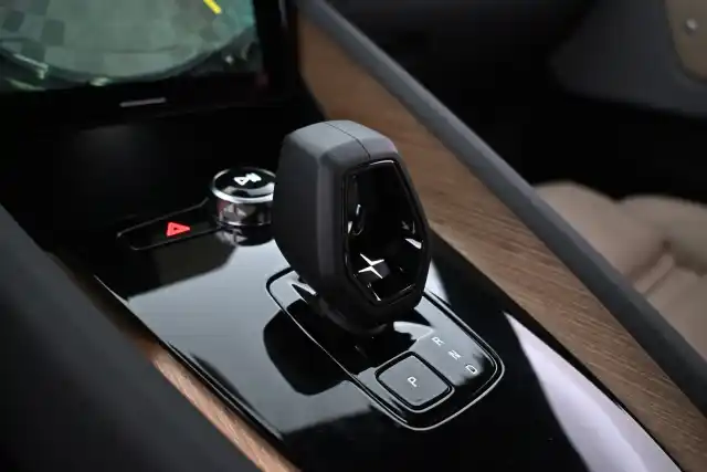 Sininen Sedan, Polestar 2 – VAR-62307
