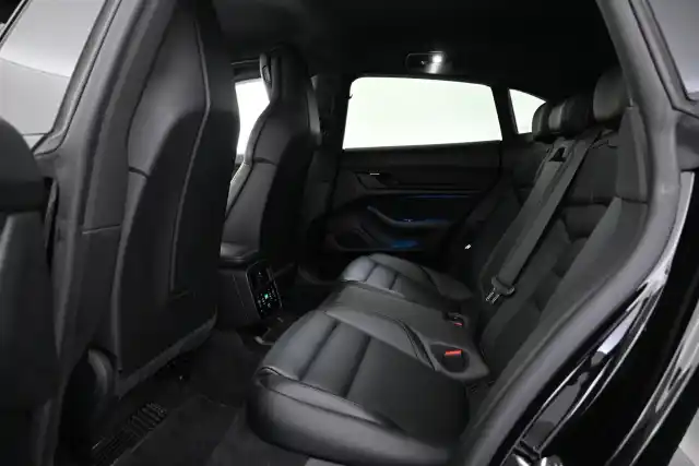 Musta Farmari, Porsche Taycan – VAR-62559