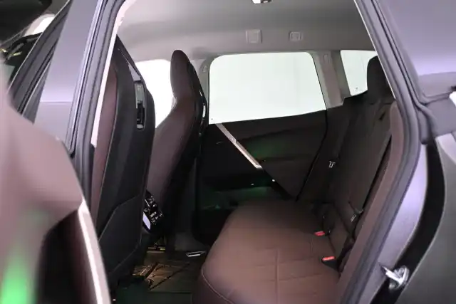 Valkoinen Maastoauto, BMW iX – VAR-62612