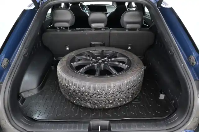 Sininen Maastoauto, Kia EV6 – VAR-62841