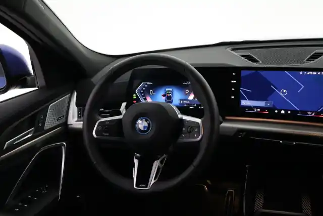 Sininen Viistoperä, BMW iX2 – VAR-63169