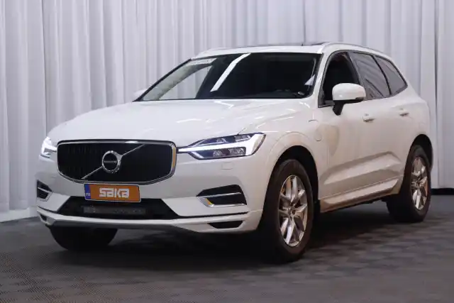 Valkoinen Maastoauto, Volvo XC60 – VAR-63576