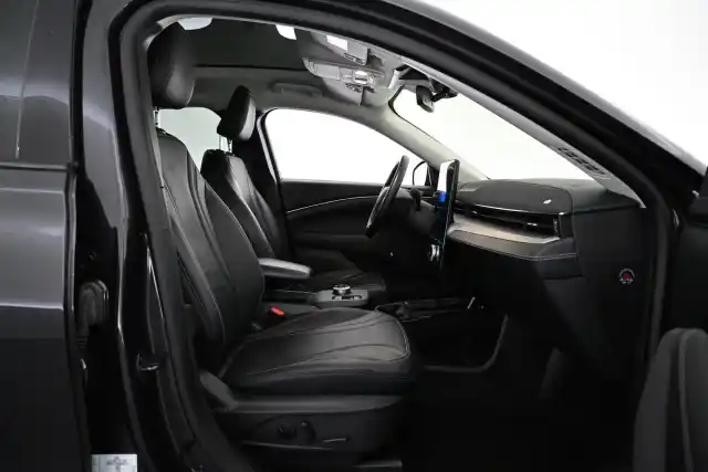 Harmaa Maastoauto, Ford Mustang Mach-E – VAR-63619