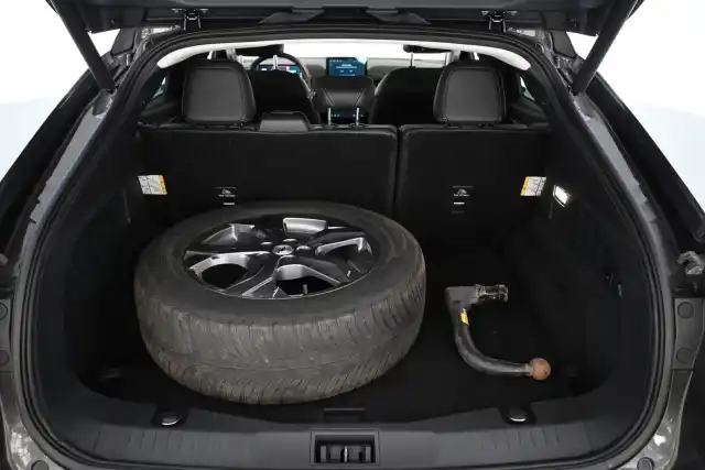 Harmaa Maastoauto, Ford Mustang Mach-E – VAR-63619