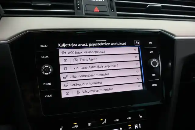 Musta Farmari, Volkswagen Passat – VAR-63675