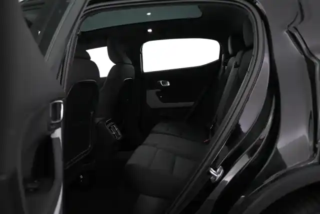 Valkoinen Sedan, Polestar 2 – VAR-63836