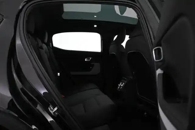 Valkoinen Sedan, Polestar 2 – VAR-63836
